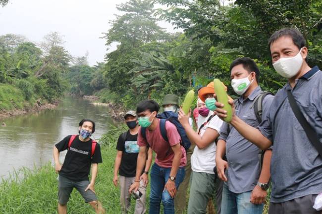 Susur Sungai dan Observasi Keanekaragaman Hayati Kali Ciliwung dalam Hareuga Trip